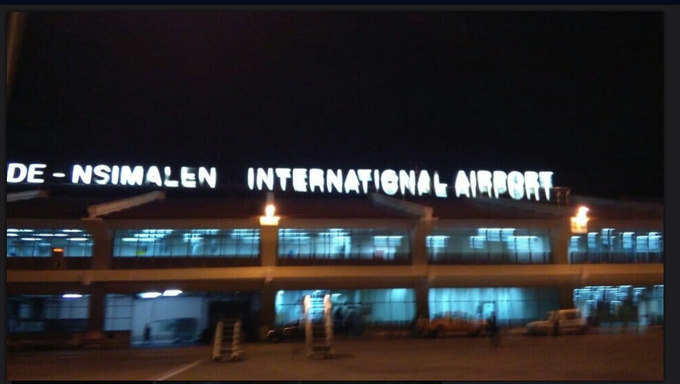 Aéroport Yaoundé Nsimalen 2004 - L"importance d'un réseau fiable et éthique en situation d'expatriation.